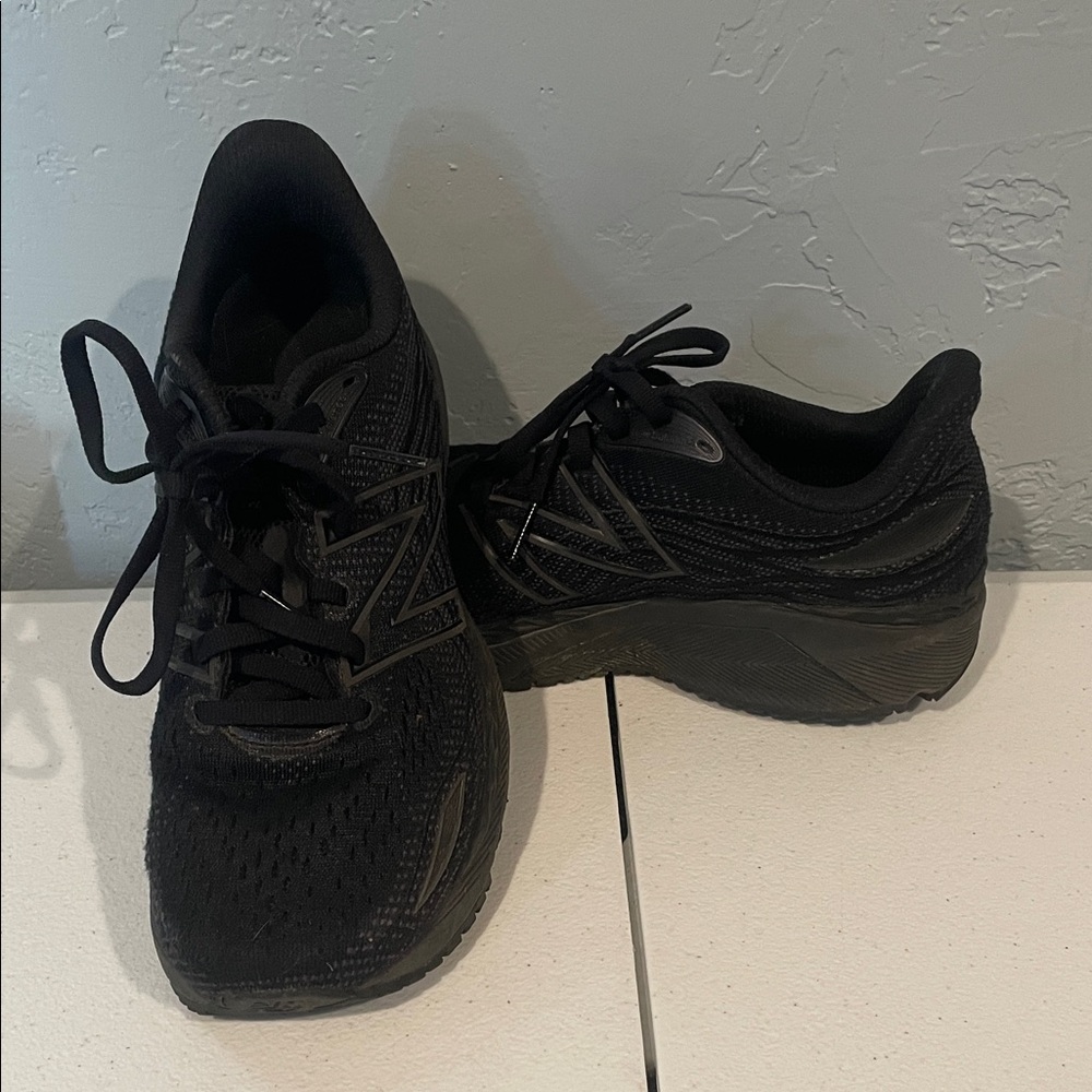New Balance 860 All-Black Lace-Up Running Sneakers